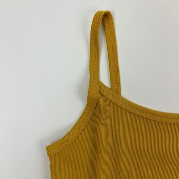 No Boundaries Tank Top Womens Medium Round Neck Thin Straps Yellow - Picture 3 of 7